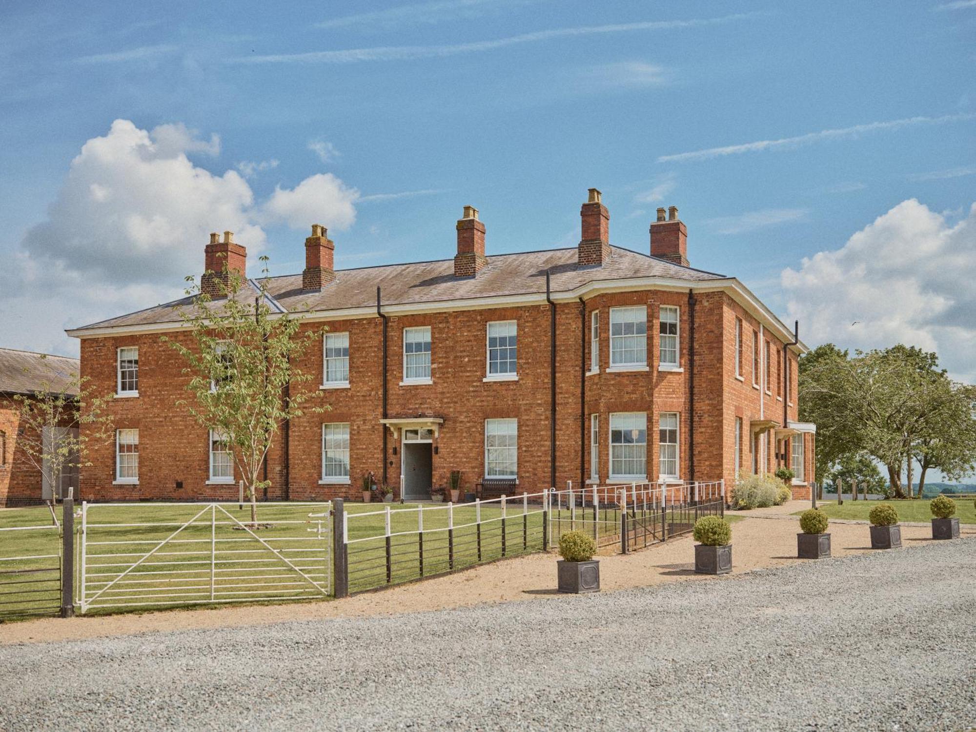 Constantine House Hotel Tamworth Bagian luar foto